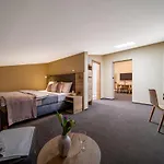 Zeleny Potok 4*
